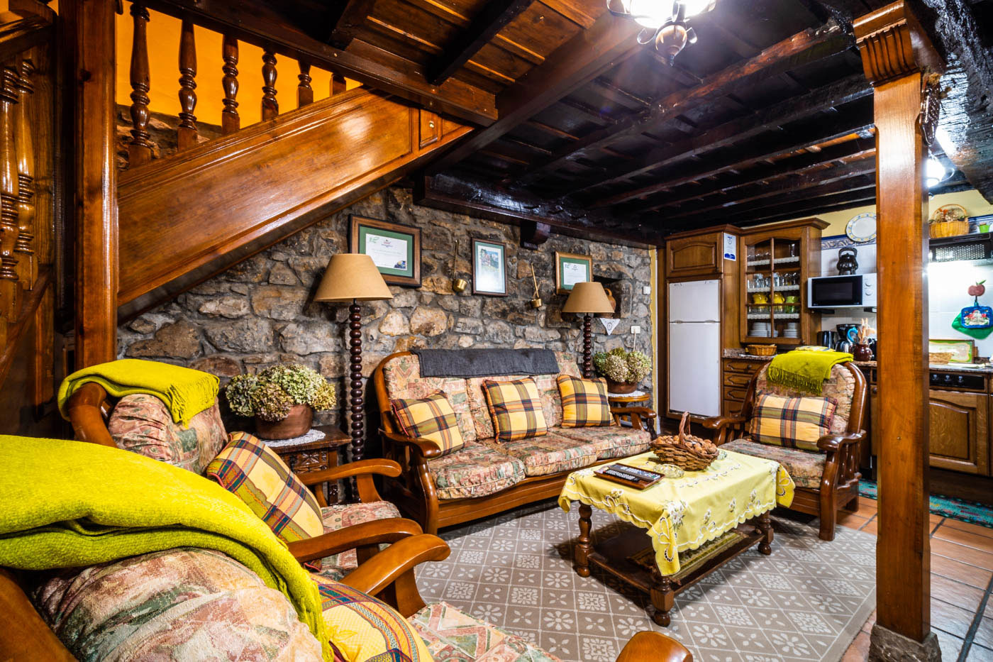 Cocina abierta / comedor / sala de estar